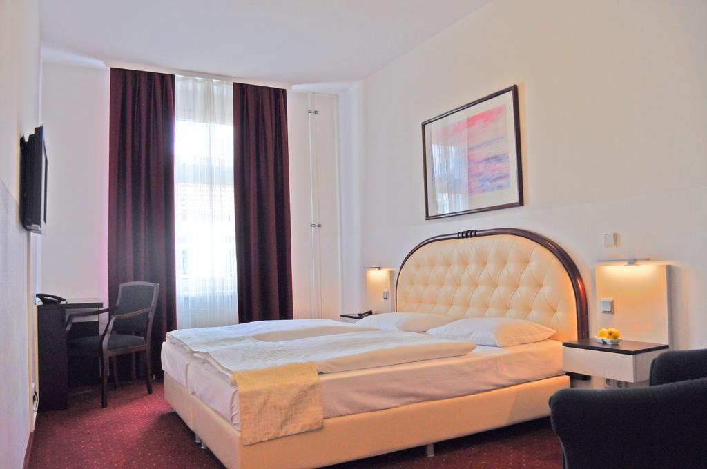 Hotel Prens Berlin Luaran gambar